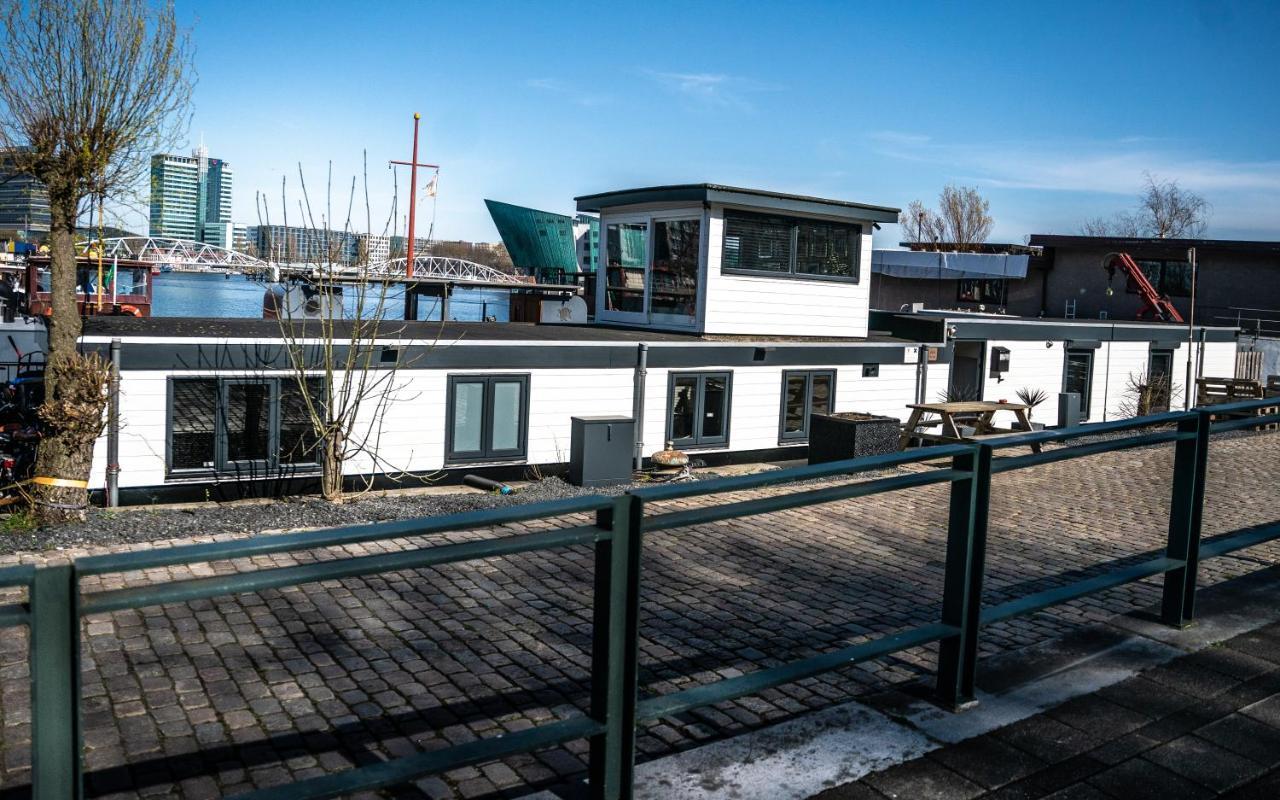Houseboat * Amsterdam