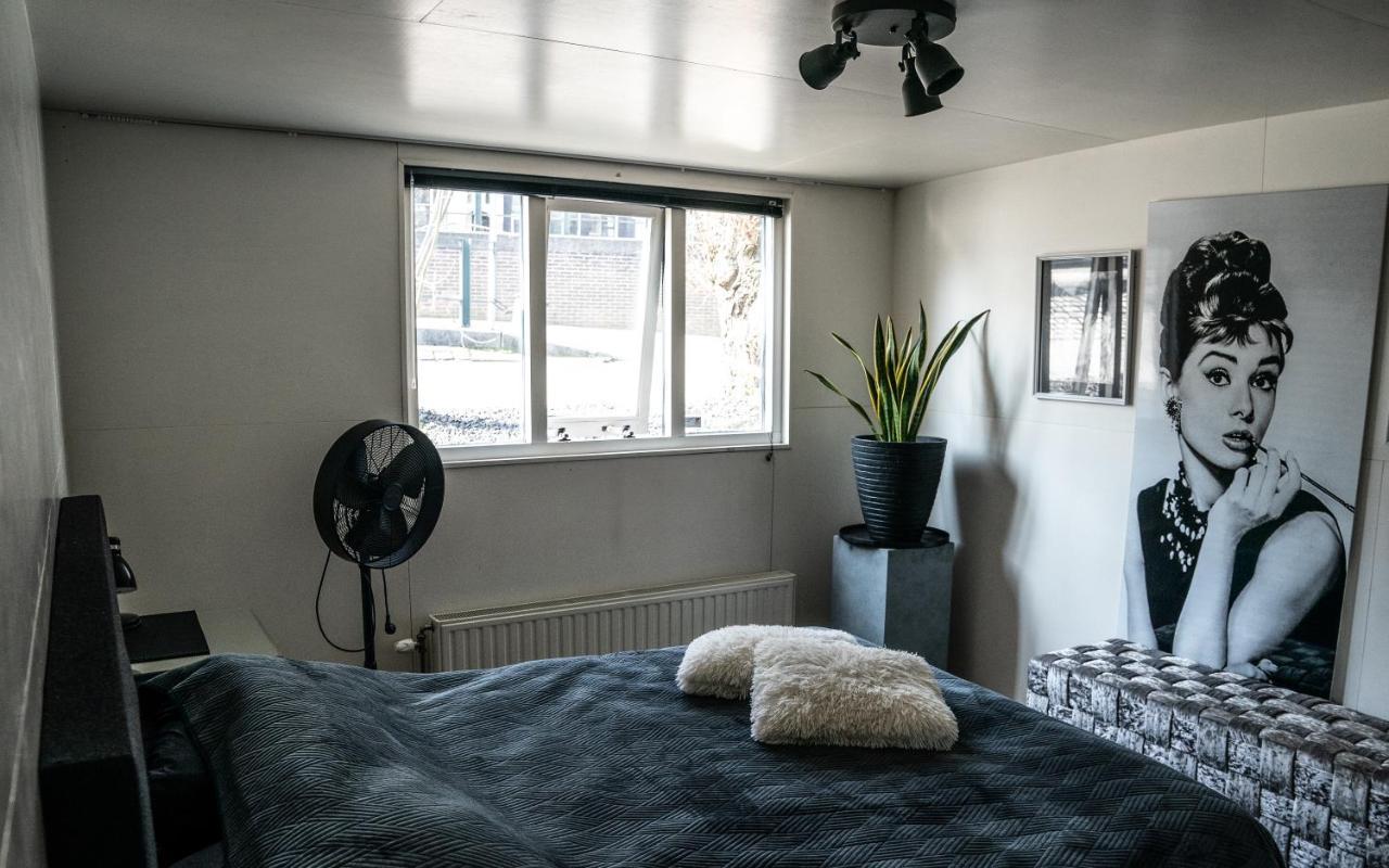 Bed & Breakfast Houseboat Amsterdam